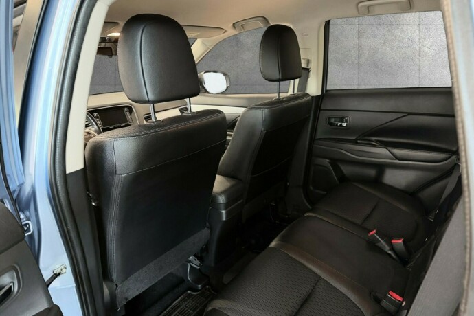 mitsubishi-outlander-elektrisitetbensin-2014-big-11