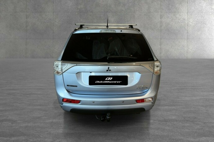 mitsubishi-outlander-elektrisitetbensin-2014-big-4