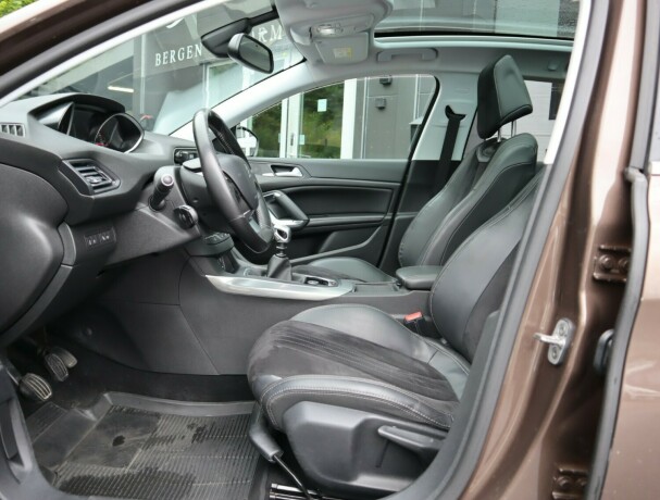 peugeot-308-bensin-2015-big-6