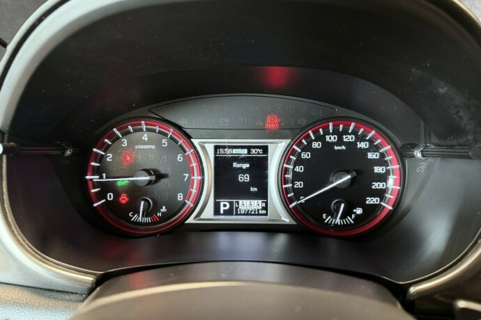 suzuki-vitara-bensin-2016-big-21
