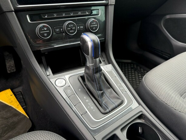 volkswagen-e-golf-vii-elektrisitet-2019-big-17