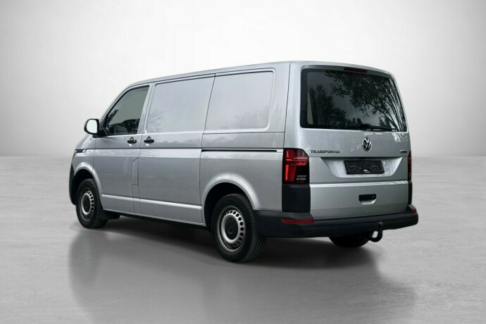 volkswagen-transporter-diesel-2021-big-8
