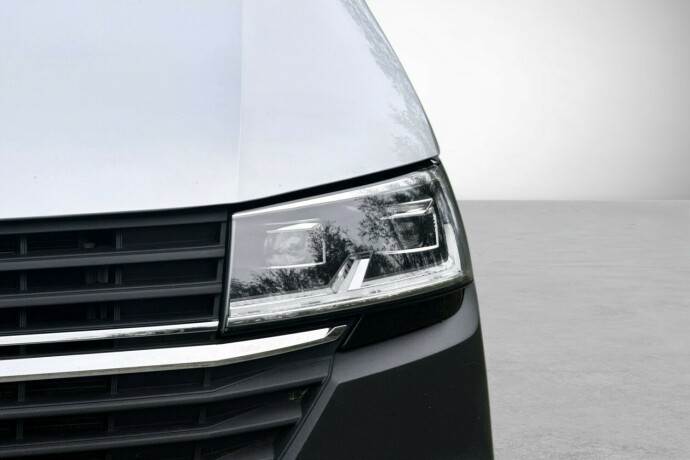 volkswagen-transporter-diesel-2021-big-4