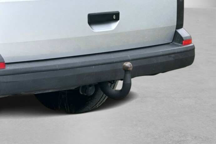 volkswagen-transporter-diesel-2021-big-11