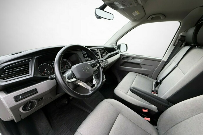volkswagen-transporter-diesel-2021-big-16