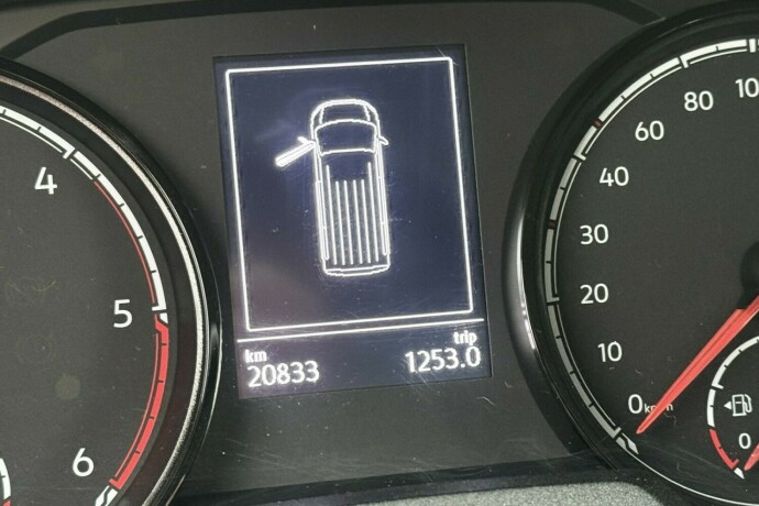 volkswagen-transporter-diesel-2021-big-20