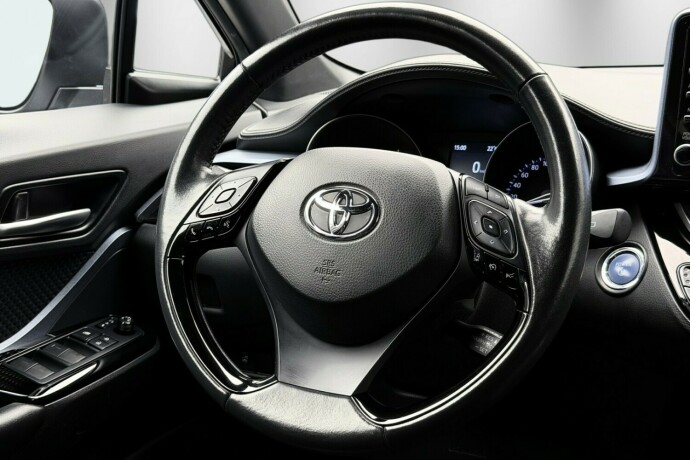 toyota-c-hr-elektrisitetbensin-2021-big-12