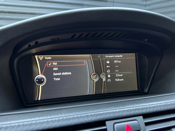 bmw-m3-bensin-2010-big-27