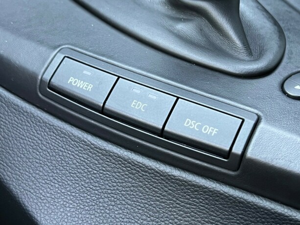 bmw-m3-bensin-2010-big-37
