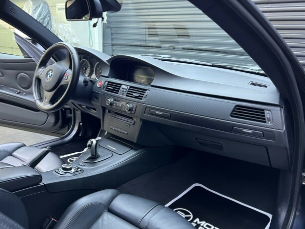 bmw-m3-bensin-2010-big-21