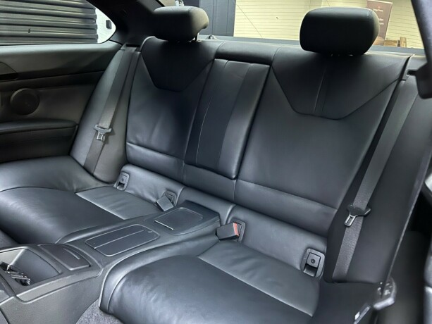 bmw-m3-bensin-2010-big-43