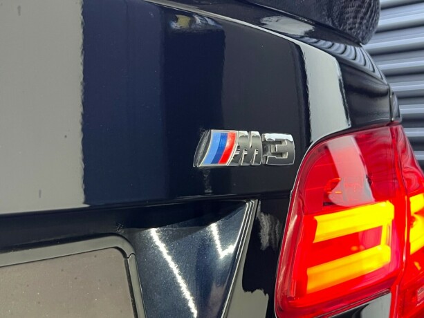 bmw-m3-bensin-2010-big-13