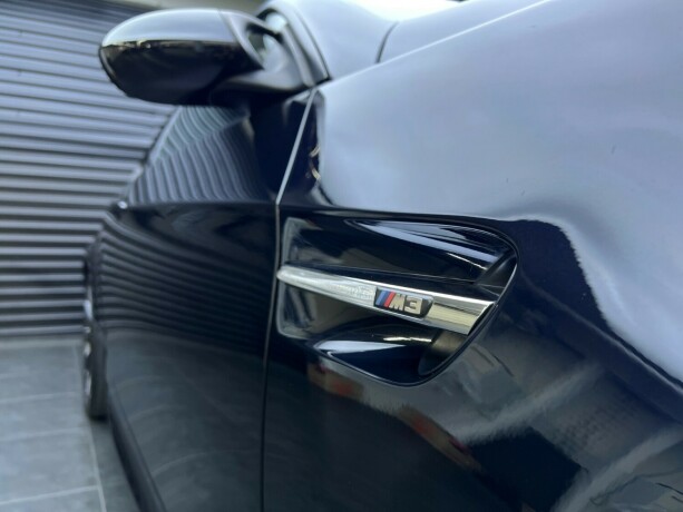 bmw-m3-bensin-2010-big-9