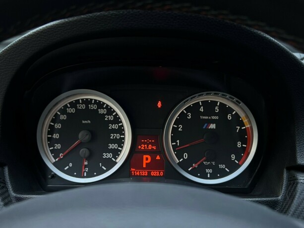 bmw-m3-bensin-2010-big-24
