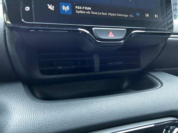 toyota-yaris-elektrisitetbensin-2024-big-19