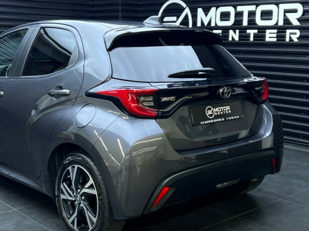 toyota-yaris-elektrisitetbensin-2024-big-5