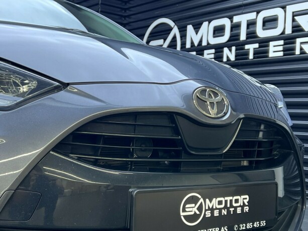 toyota-yaris-elektrisitetbensin-2024-big-4
