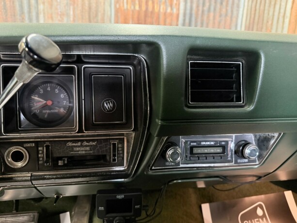 buick-skylark-bensin-1970-big-27