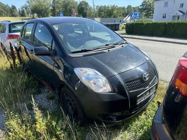 toyota-yaris-diesel-2007-big-1