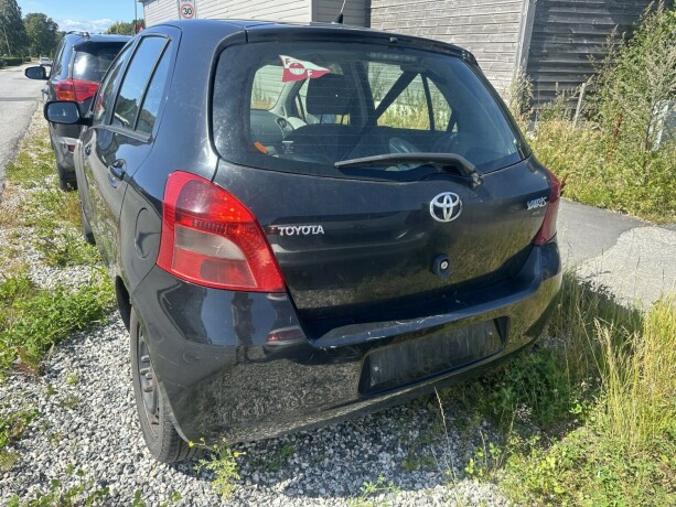 toyota-yaris-diesel-2007-big-2