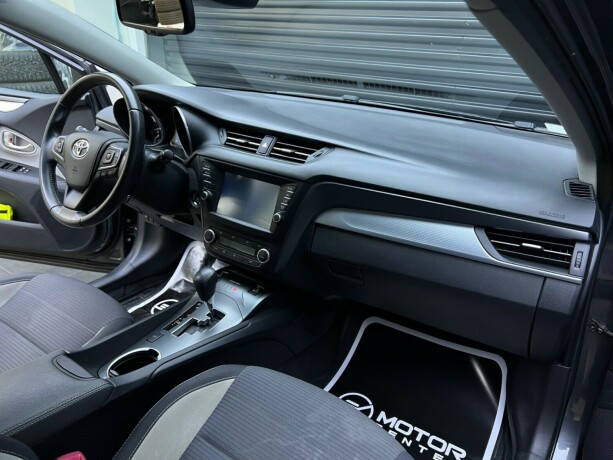 toyota-avensis-bensin-2015-big-10