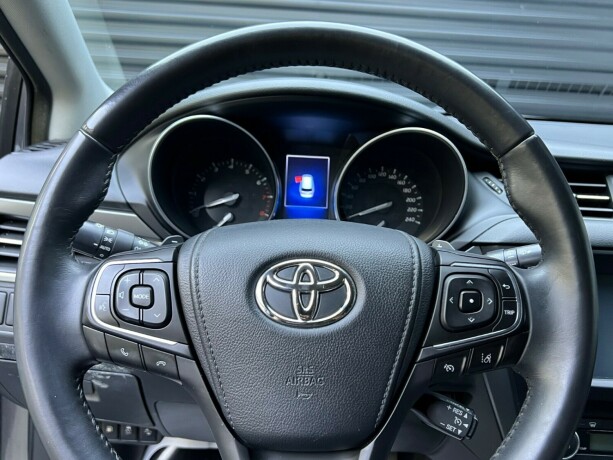toyota-avensis-bensin-2015-big-12