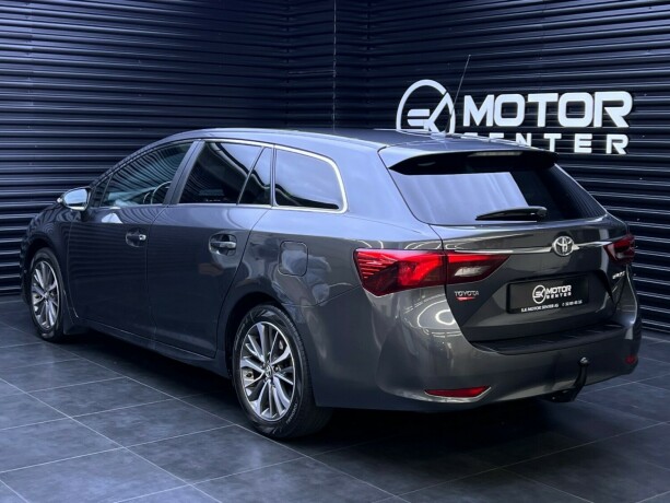 toyota-avensis-bensin-2015-big-1