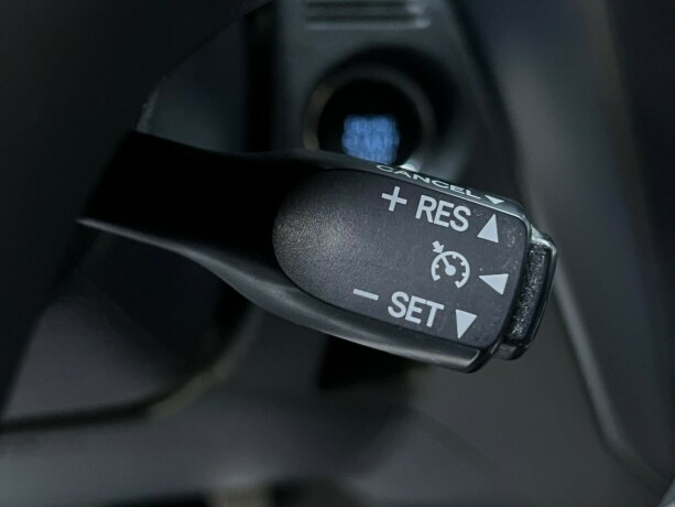toyota-avensis-bensin-2015-big-14