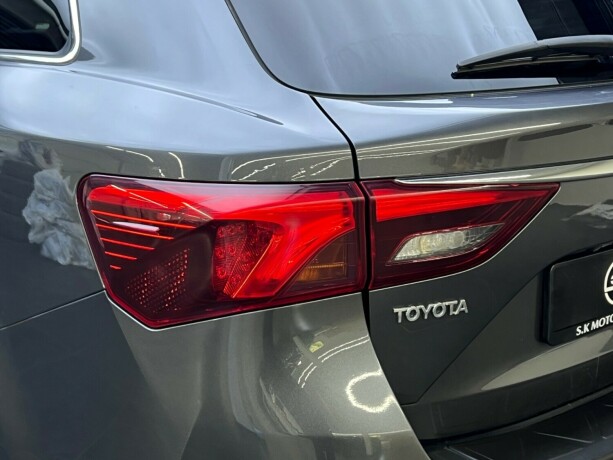 toyota-avensis-bensin-2015-big-6