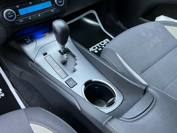 toyota-avensis-bensin-2015-big-25