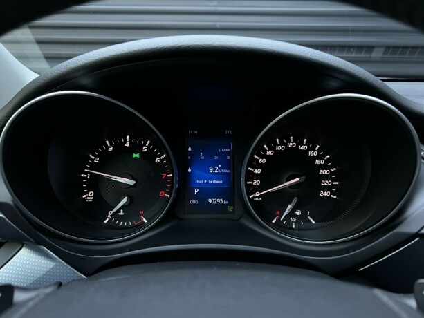 toyota-avensis-bensin-2015-big-15