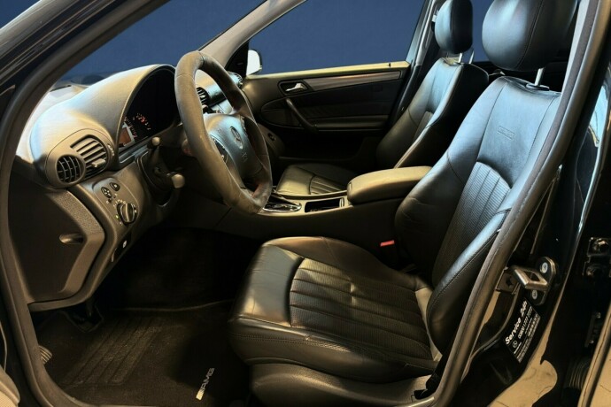 mercedes-benz-c32-bensin-2001-big-12