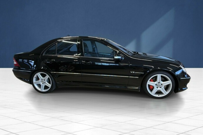 mercedes-benz-c32-bensin-2001-big-3