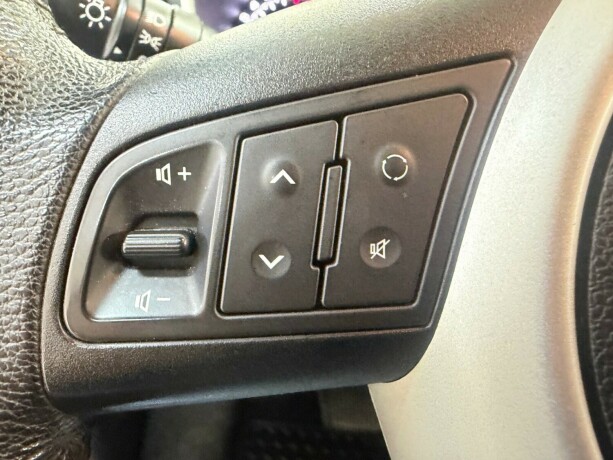 kia-venga-bensin-2011-big-20