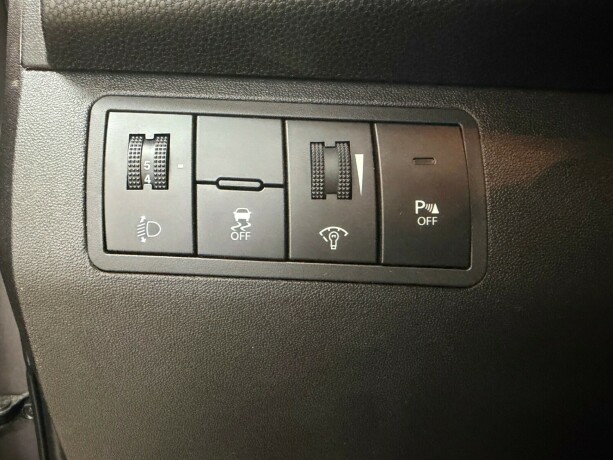 kia-venga-bensin-2011-big-19