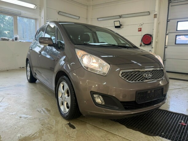 kia-venga-bensin-2011-big-7