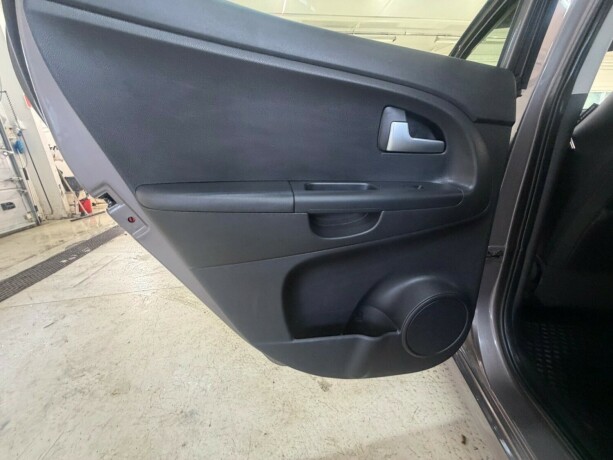 kia-venga-bensin-2011-big-11