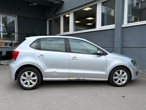 volkswagen-polo-bensin-2010-big-12