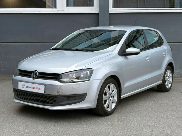 volkswagen-polo-bensin-2010-big-0