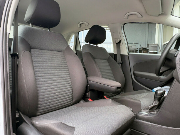 volkswagen-polo-bensin-2010-big-6