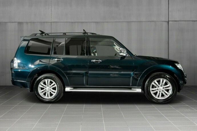 mitsubishi-pajero-diesel-2016-big-11