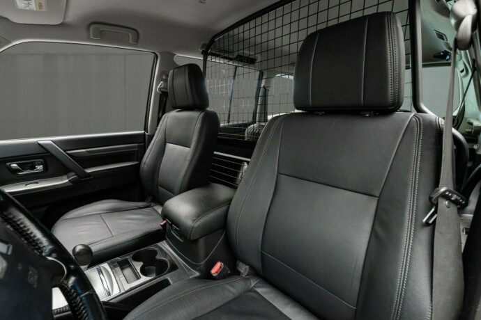 mitsubishi-pajero-diesel-2016-big-31