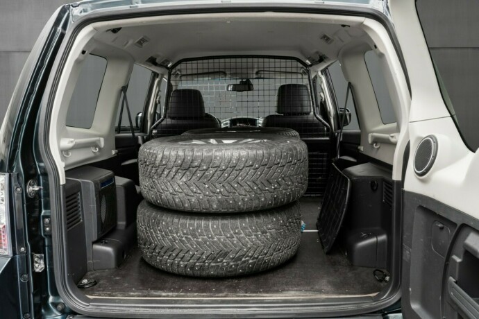 mitsubishi-pajero-diesel-2016-big-35