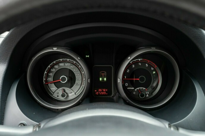 mitsubishi-pajero-diesel-2016-big-19