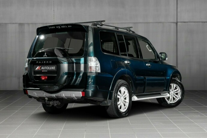 mitsubishi-pajero-diesel-2016-big-5