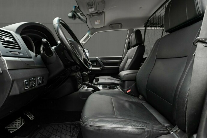 mitsubishi-pajero-diesel-2016-big-29