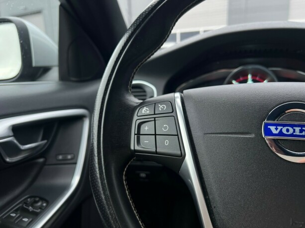 volvo-s60-diesel-2014-big-15