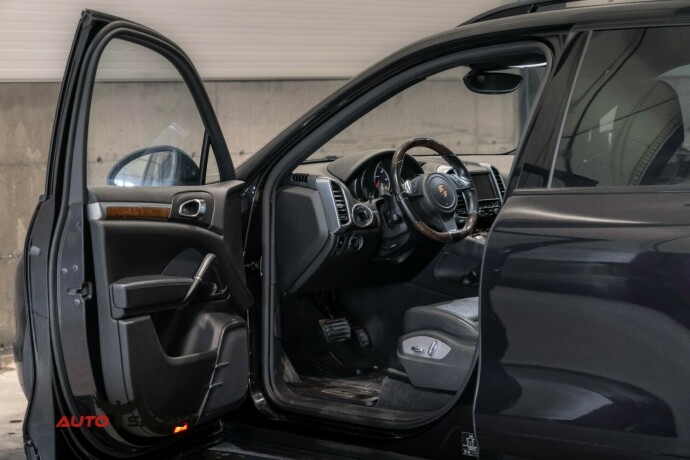 porsche-cayenne-diesel-2013-big-25