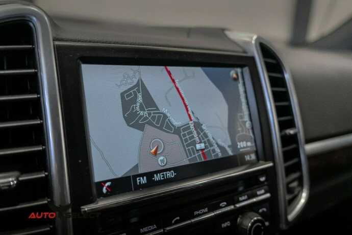porsche-cayenne-diesel-2013-big-42