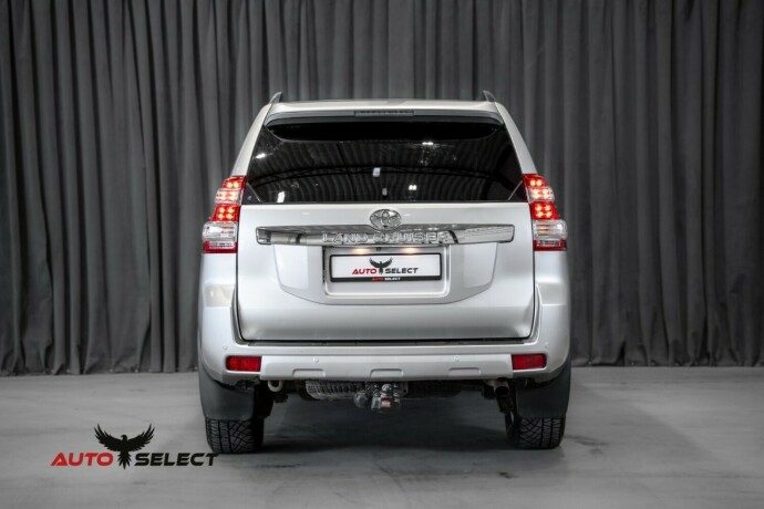 toyota-land-cruiser-diesel-2017-big-10